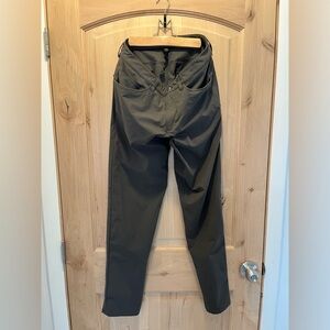 Lululemon ABC Classic Fit 5 Pocket Warpstreme Trouser Pant Men's 31x32 dark gray